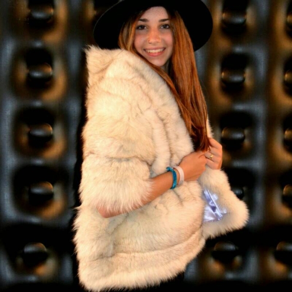 White fur stole: real fur. Silver fox fur scarf stole, wrap or shawl. Large fox cape. upcycled stole and hand made lining in purple color.