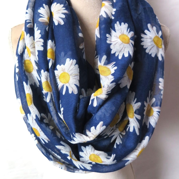 Daisy Flowers Print Women's Infinity / Long Scarf