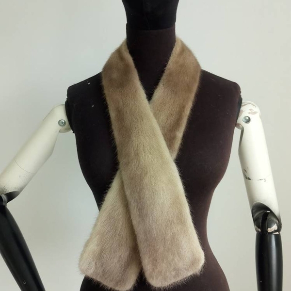 Vintage fur scarf. Vintage fur tippet. grey scarf mink furl vintage boa. real fur boa. white mink boa. scarf. mink fur tie. Retro scarf.