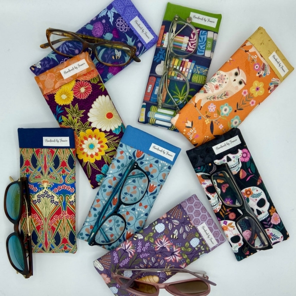 Handmade fabric glasses cases / fabric glasses pouch / sunglasses cases / spectacles cases/ padded sleeve/ eyeglasses holder