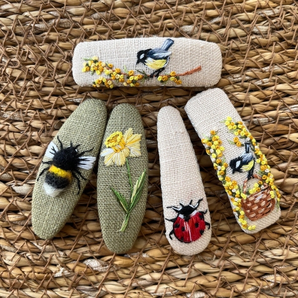 Embroidered Linen Hair Clip, Schoolgirl clips, barrettes, Cute Gift for Girl, Handmade hair clip, handmade linen snap clip, Floral hair clip
