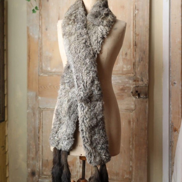 Vintage 1920s Chinchilla Fur Stole – Gatsby Era Grey Wrap – Long Luxury Scarf