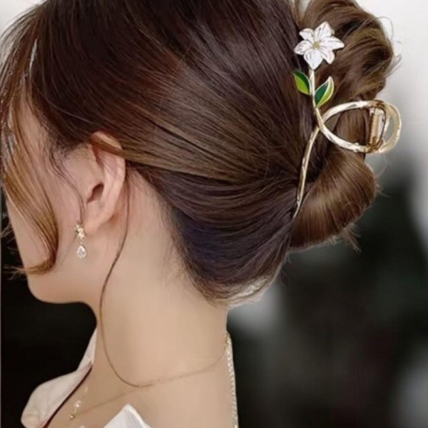 Gold Flower Hair Claw Clip Elegant Floral Hair women Accessory , Stylish elegant hairpin barrette, Perfect for Everyday or Special Occasions