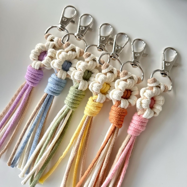 Macrame Flower Keychain, Handmade Macrame Keychain, Handmade Gifts for Her, Boho Macrame Accessories, Spring Decor, Key Ring for Women