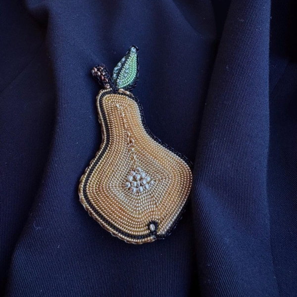 Handmade Beaded Pear Brooch Unique gift for Mom, Embroidered jewelry pin, Nature inspired accessory, Elegant outfit Detail